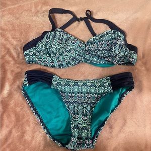 Title nine women a bikini